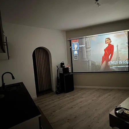 ヴィラ Modern With Jacuzzi ツーロン