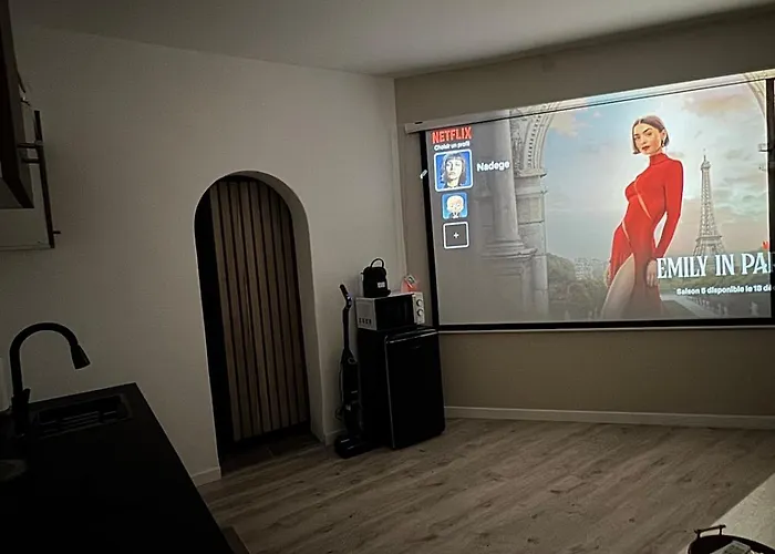 ヴィラ Modern With Jacuzzi ツーロン