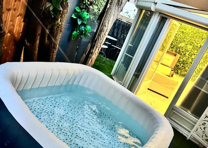 Modern With Jacuzzi Tulon