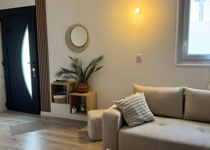 Modern With Jacuzzi Villa *